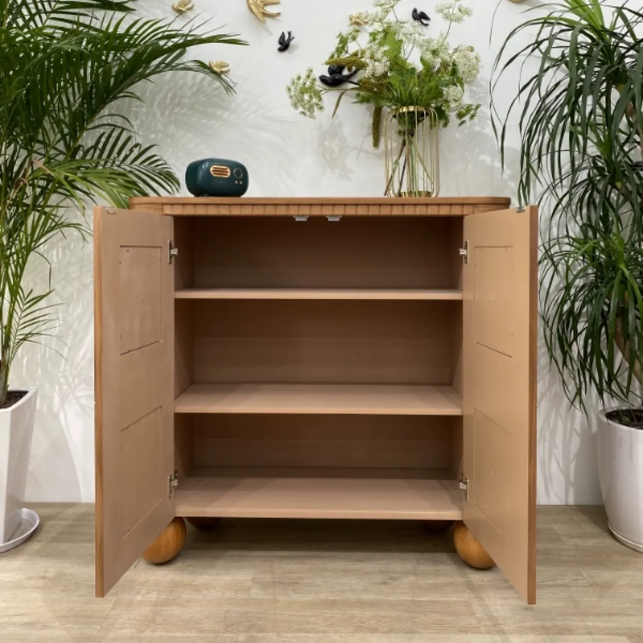 Элегантный сервант Linko из дерева с натуральным перламутром SV39154-32