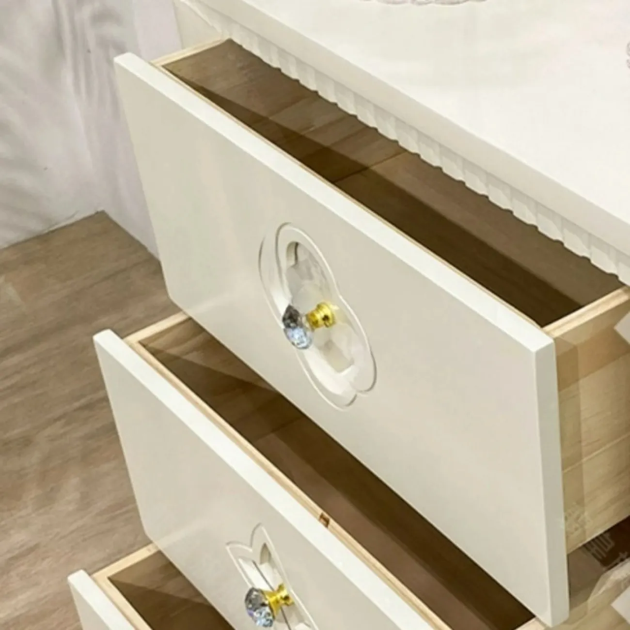 Элегантный комод Linko из дерева KD39159-32 Элегантный комод Linko из дерева KD39159-32