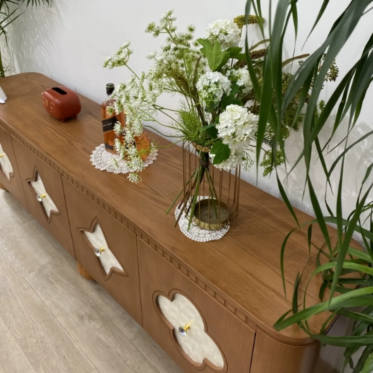 Роскошная тумба под телевизор Linko из дерева TB39161-32 Роскошная тумба под телевизор Linko из дерева TB39161-32