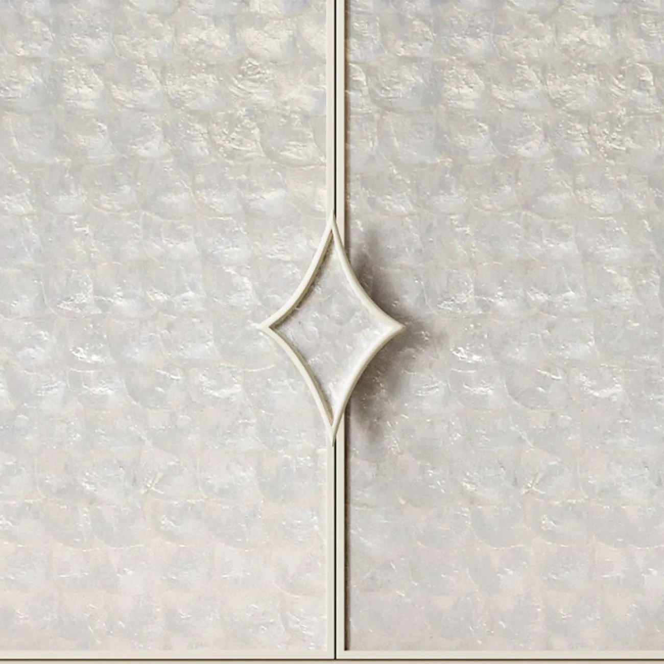 Элегантный комод Linko с фасадом из перламутра KD39169-32