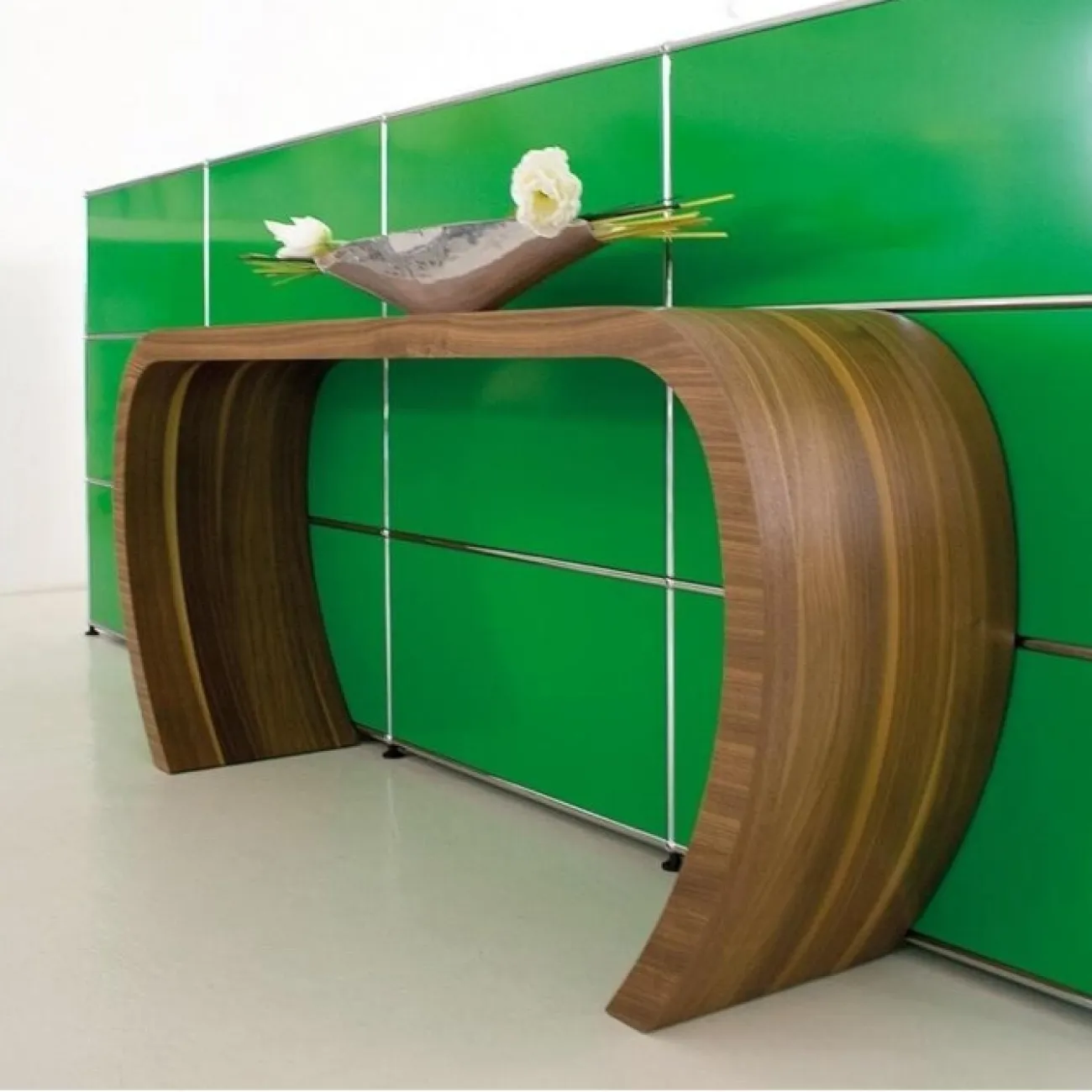 Дизайнерский пристенный столик Degas от LaLume из дерева PS39198-32 Дизайнерский пристенный столик Degas от LaLume из дерева PS39198-32