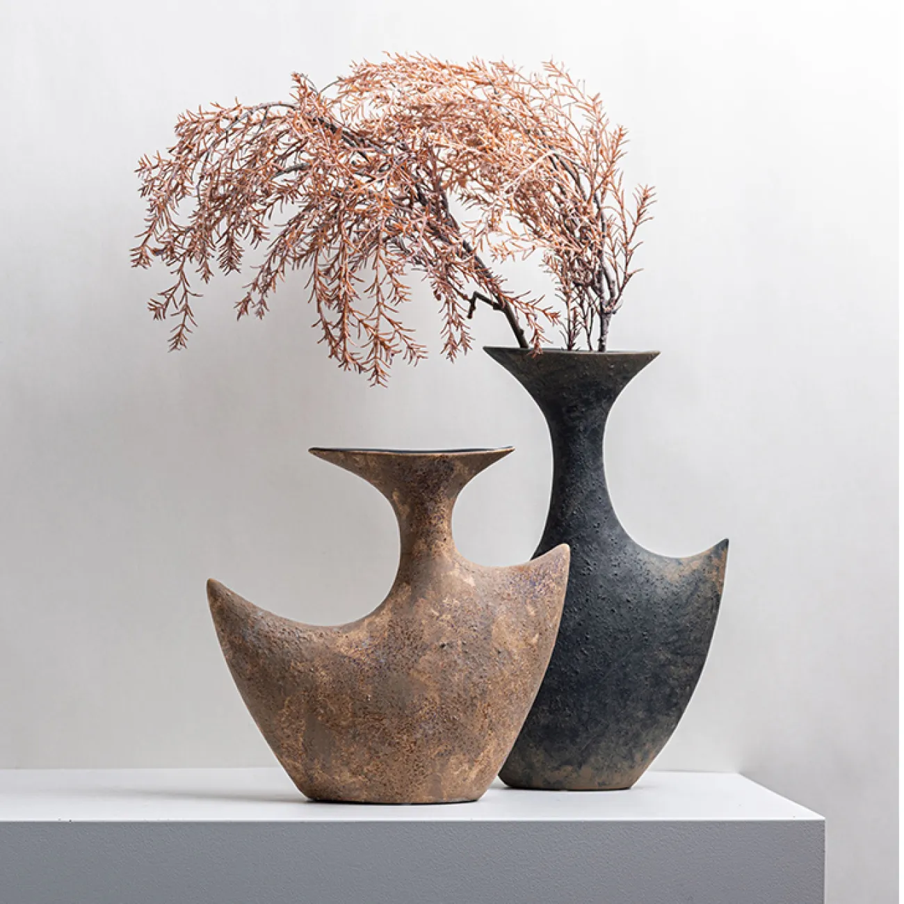 Лаконичная настольная декоративная ваза Dunni из керамики VZ39213-32 Лаконичная настольная декоративная ваза Dunni из керамики VZ39213-32