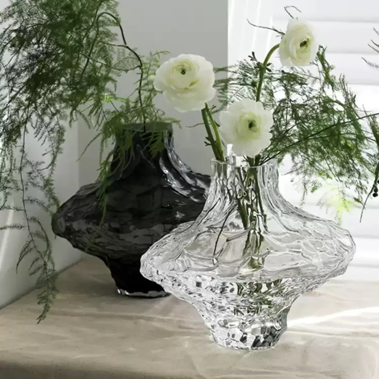 Изящная настольная ваза Dunni из стекла VZ39215-32 Изящная настольная ваза Dunni из стекла VZ39215-32