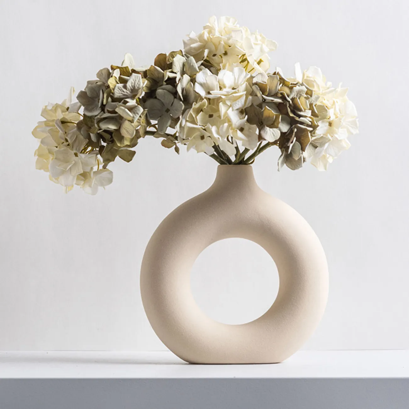 Лаконичная настольная декоративная ваза Dunni из керамики VZ39216-32