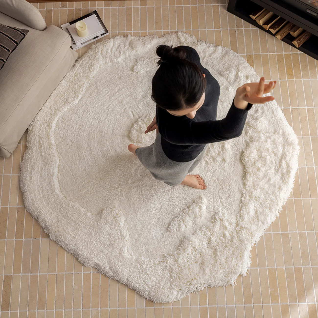 Круглый ковёр ART Design ручной работы из молочного шёлка KV39218-32