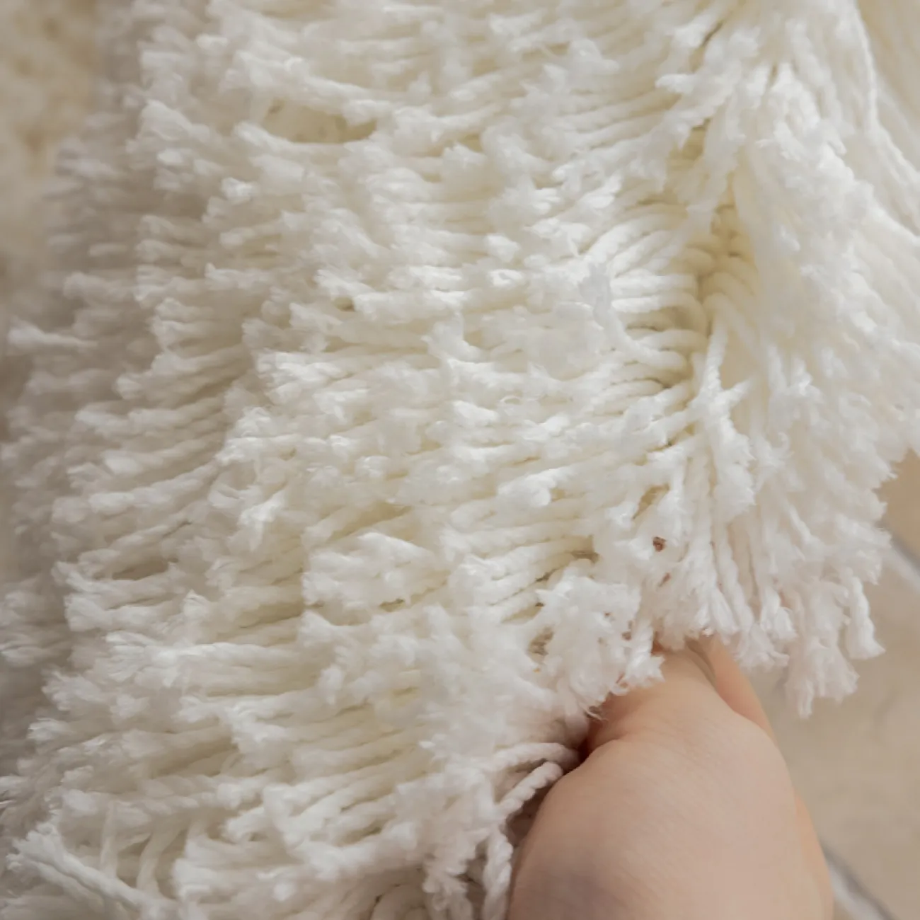 Круглый ковёр ART Design ручной работы из молочного шёлка KV39218-32