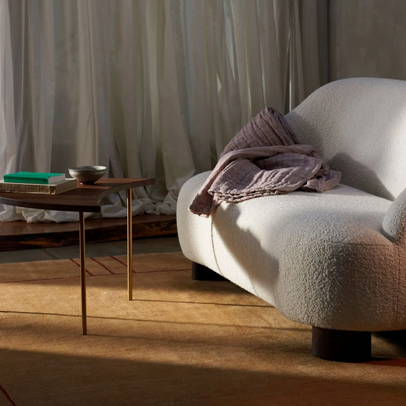 Практичный ковёр ART Design ручной работы из шерсти и шёлка KV39231-32