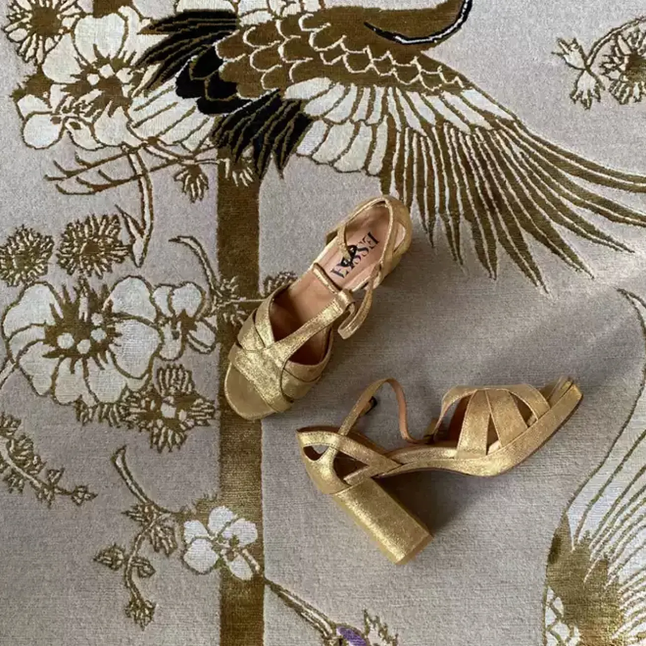 Элегантный ковёр "Птицы" ART Design  ручной работы из шерсти и шёлка KV39232-32