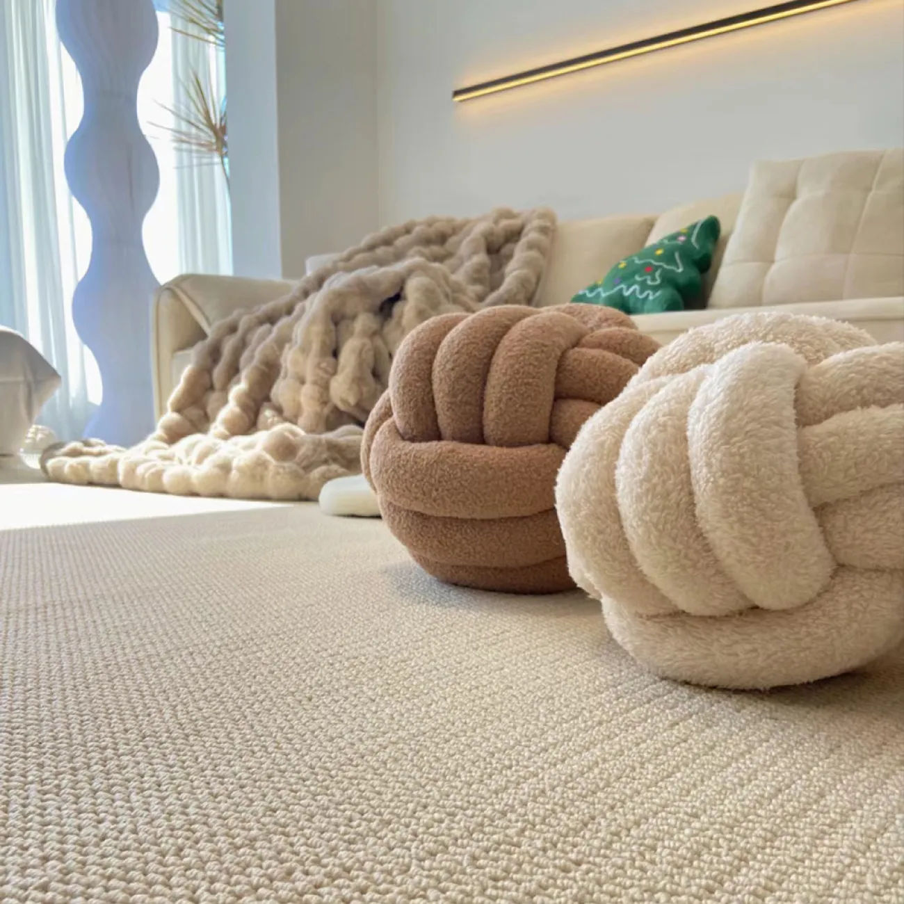 Светлый ковёр ART Design из шерсти KV39255-32