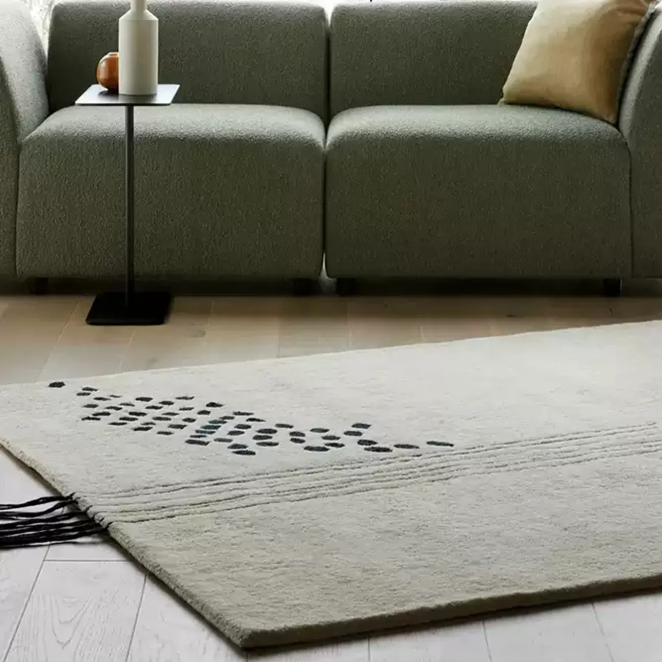 Современный стильный ковёр ART Design из шерсти KV39372-32