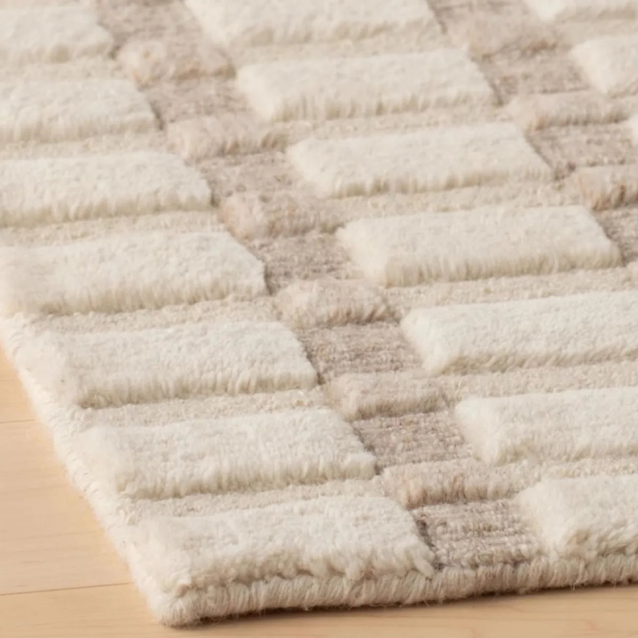 Практичный ковёр ART Design из качественной шерсти KV39385-32