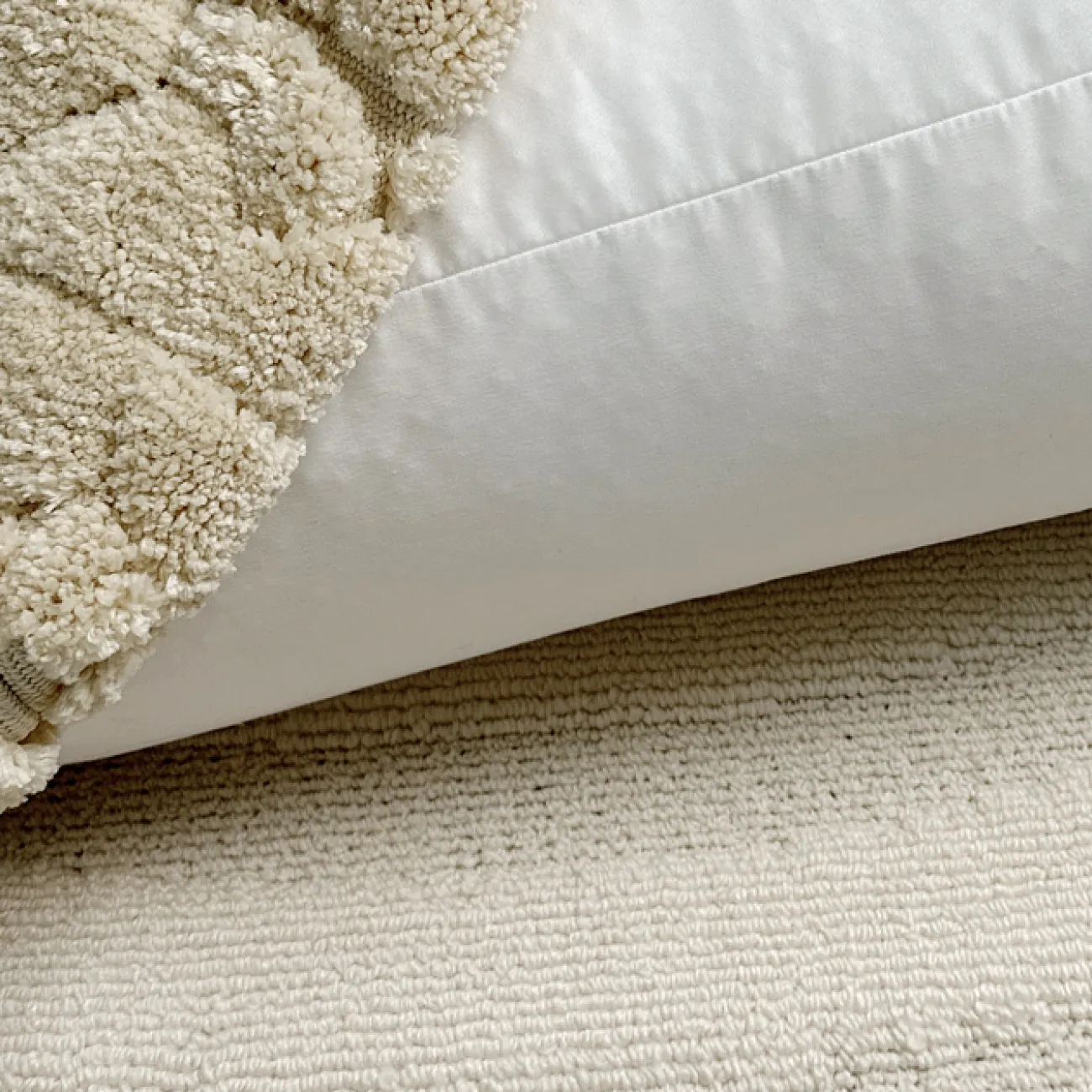 Декоративная подушка ART Design из бархата с трёхмерным тиснением PD39387-32