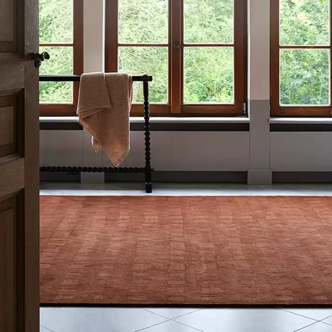 Однотонный ковёр ART Design из премиальной шерсти KV39414-32