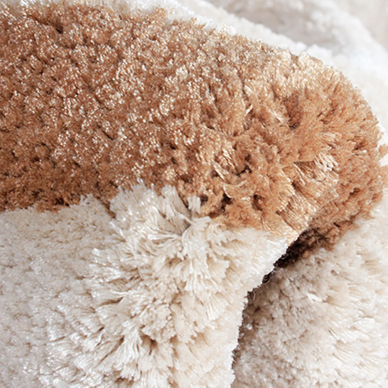 Практичный ковёр ART Design из тенселя KV39442-32