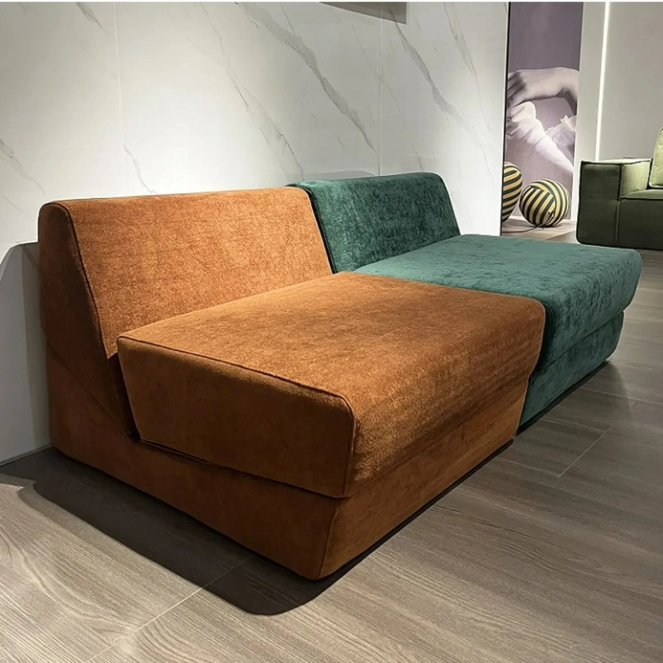 Модульный бескаркасный диван Simon Compress с обивкой из бархата DV39458-32