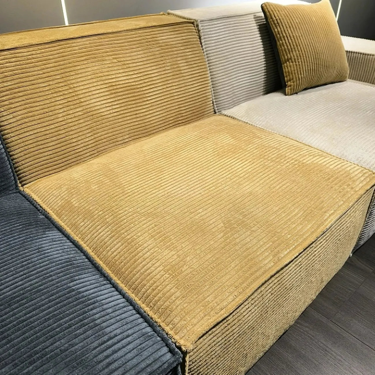 Модульный бескаркасный диван Simon Compress с чехлом из вельвета DV39459-32 Модульный бескаркасный диван Simon Compress с чехлом из вельвета DV39459-32