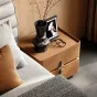 Элегантная прикроватная тумба Wand с кожаной обивкой TB39468-32