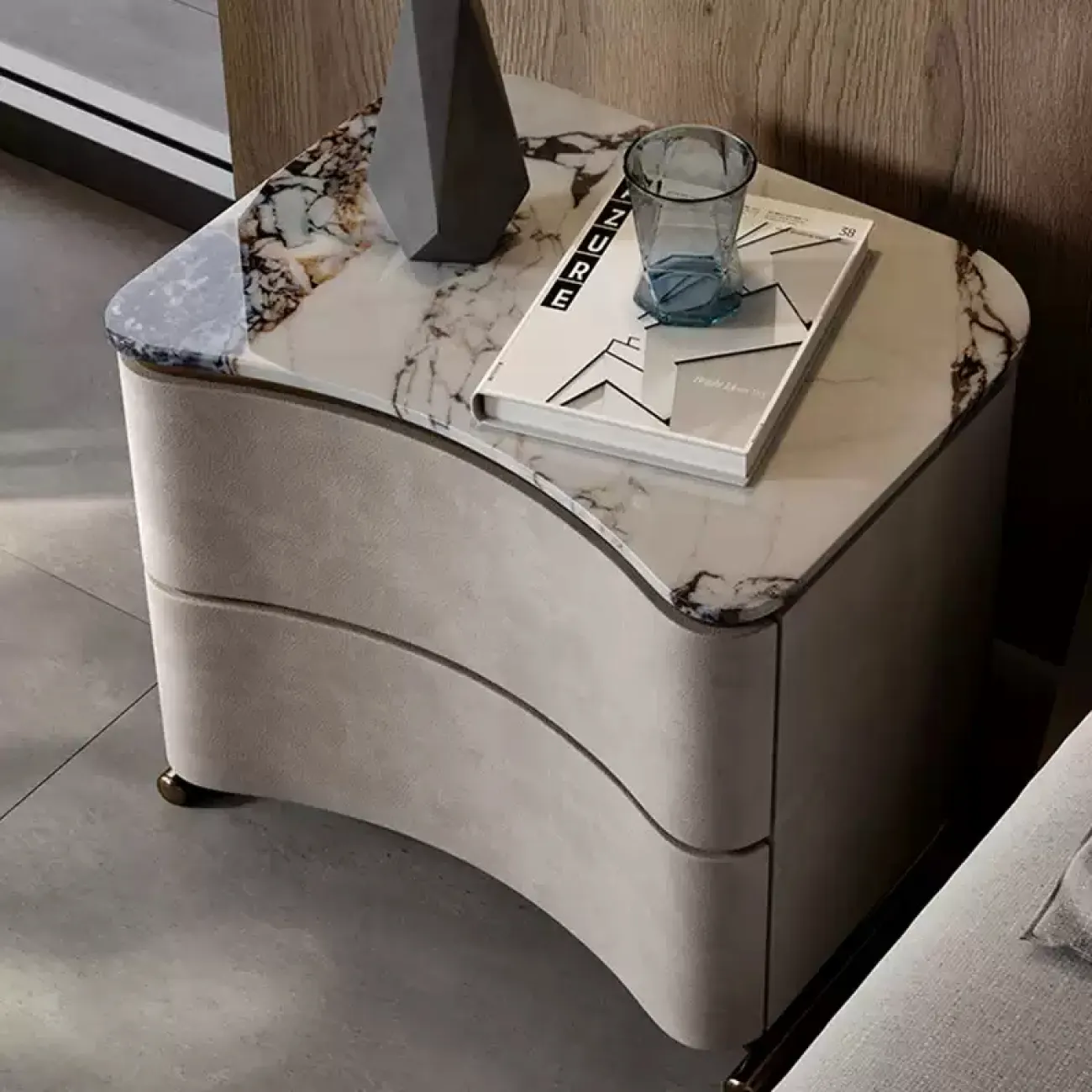 Элегантная прикроватная тумба Wand с кожаной обивкой TB39471-32