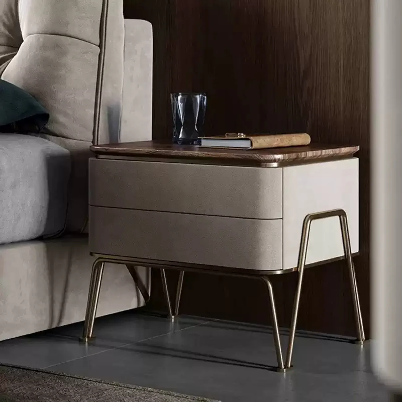 Элегантная прикроватная тумба Wand с кожаной обивкой TB39474-32