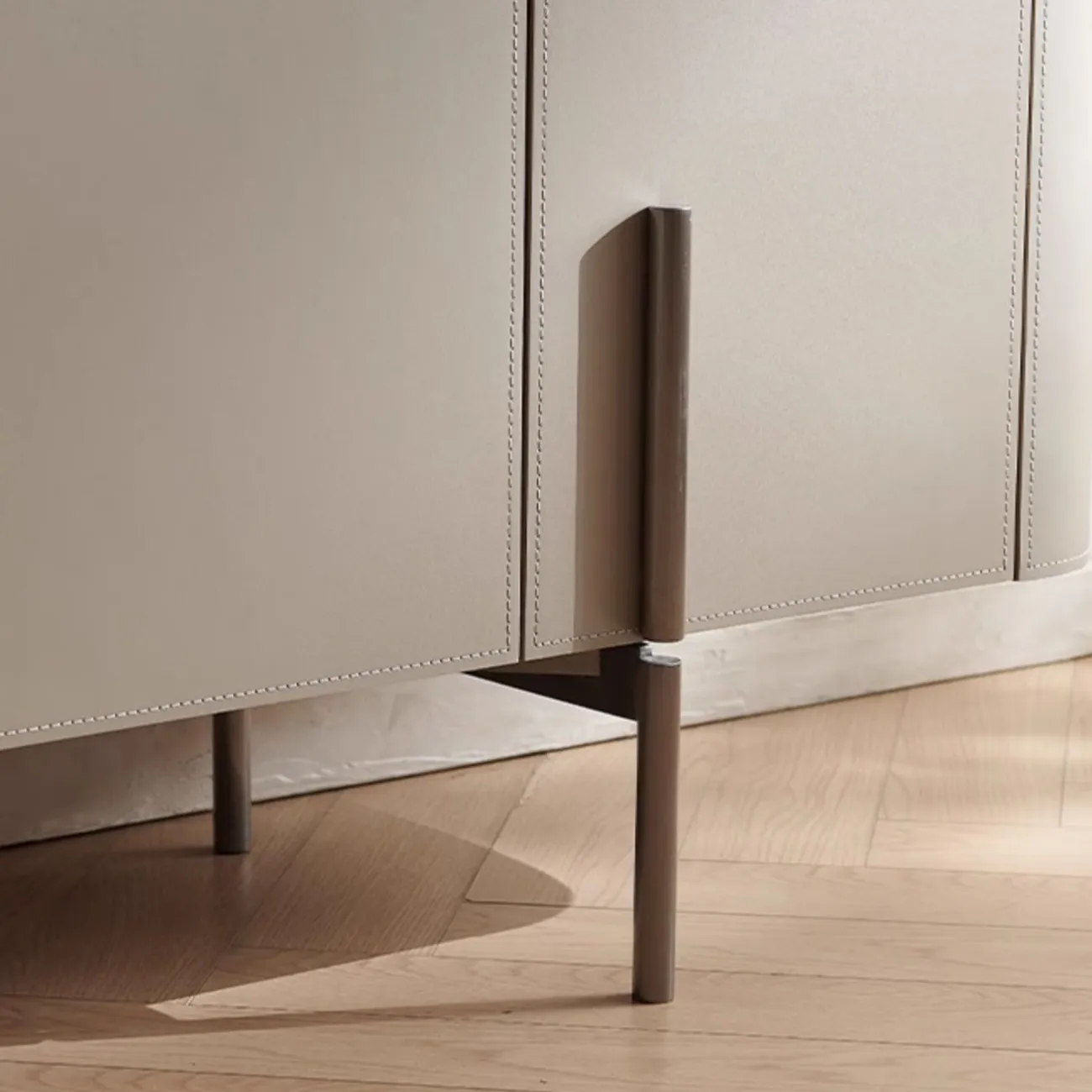 Роскошный комод Wand с кожаной обивкой KD39480-32 Роскошный комод Wand с кожаной обивкой KD39480-32