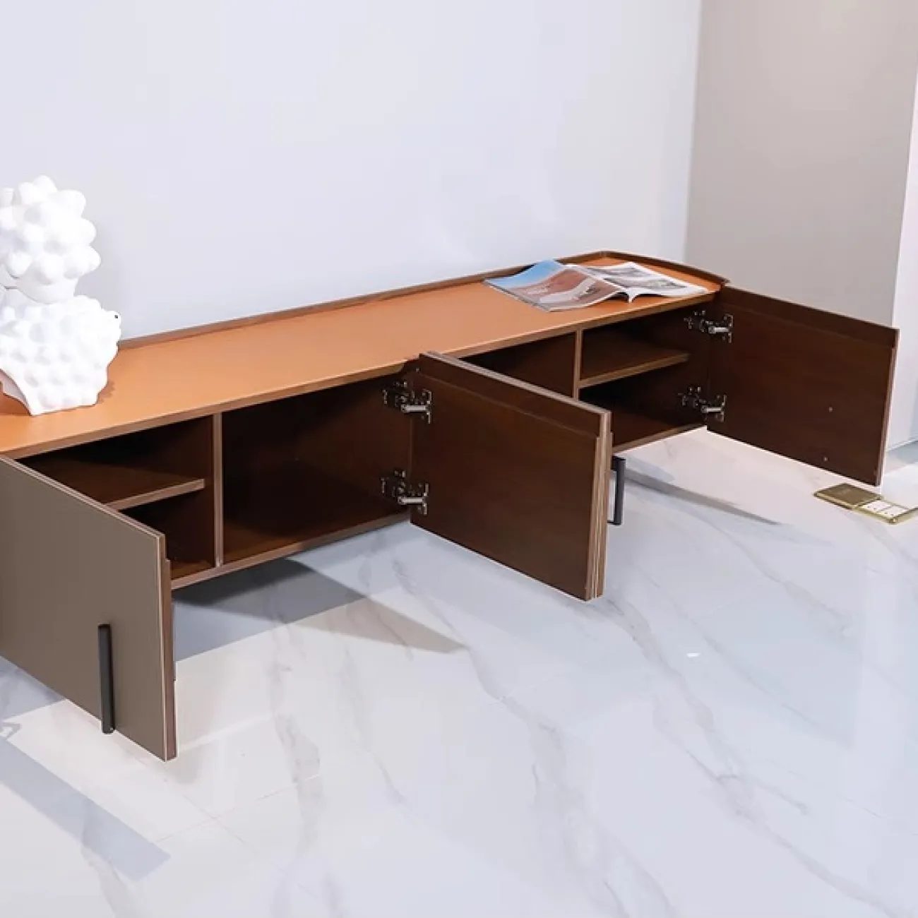 Роскошная тумба под телевизор Wand с кожаной обивкой TB39483-32