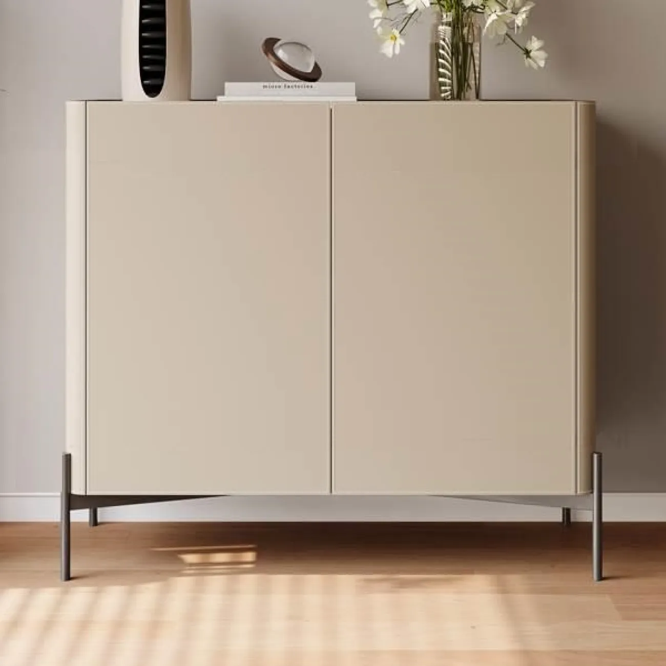 Практичный комод Wand обитый кожей с мраморной столешницей KD39484-32