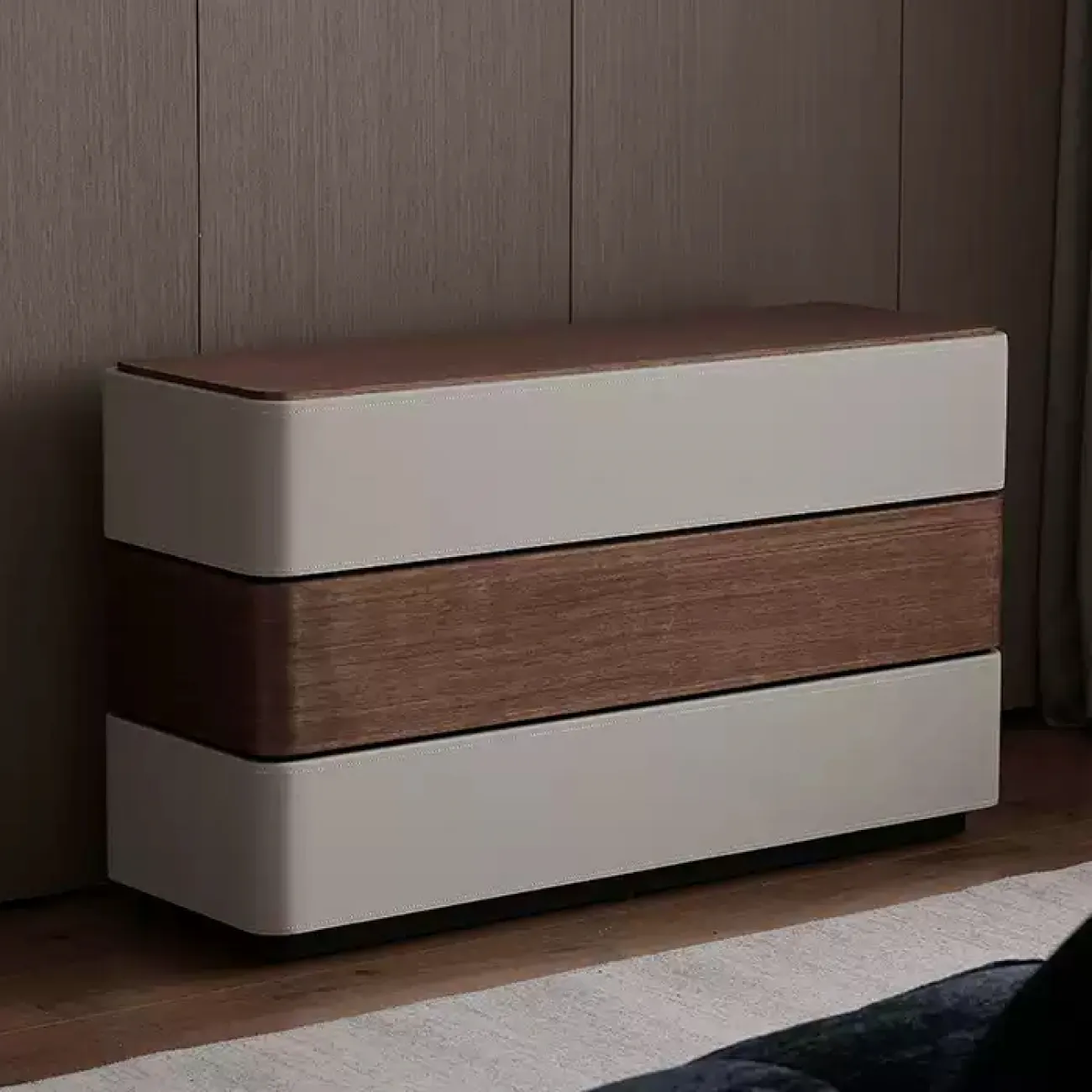 Практичный комод Wand обитый кожей KD39488-32