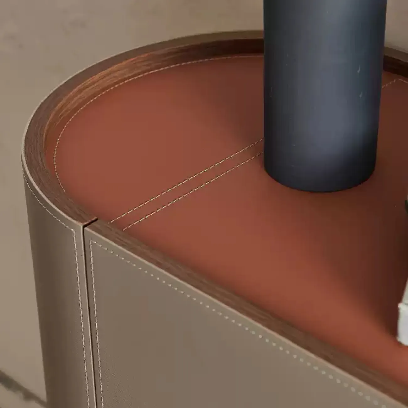 Роскошный комод Wand с кожаной обивкой KD39493-32 Роскошный комод Wand с кожаной обивкой KD39493-32