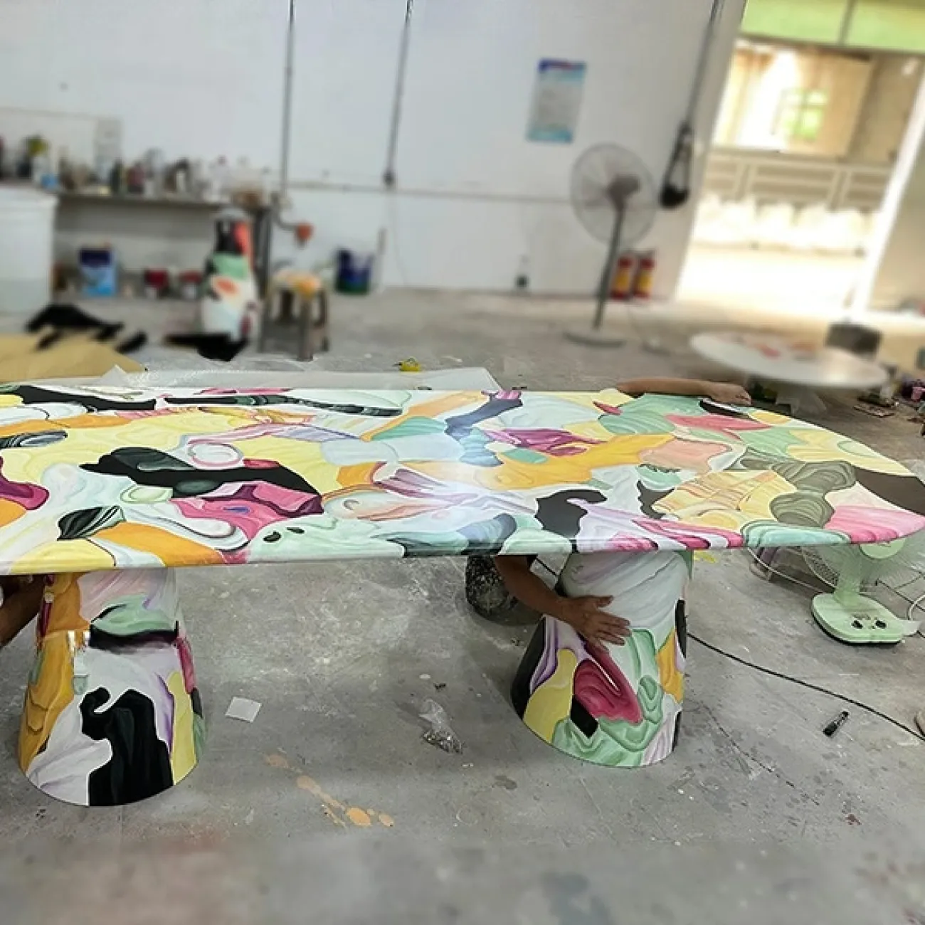 Дизайнерский обеденный стол Wand из стеклопластика OS39527-32 Дизайнерский обеденный стол Wand из стеклопластика OS39527-32