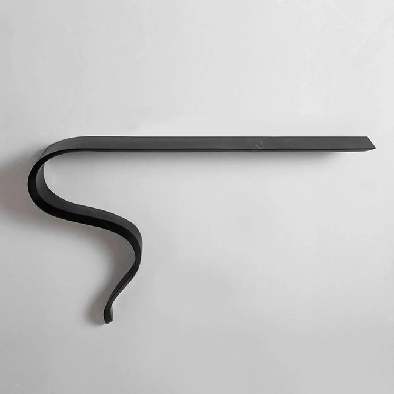 Изящная полка Minicum из ясеня PL39539-32 Изящная полка Minicum из ясеня PL39539-32