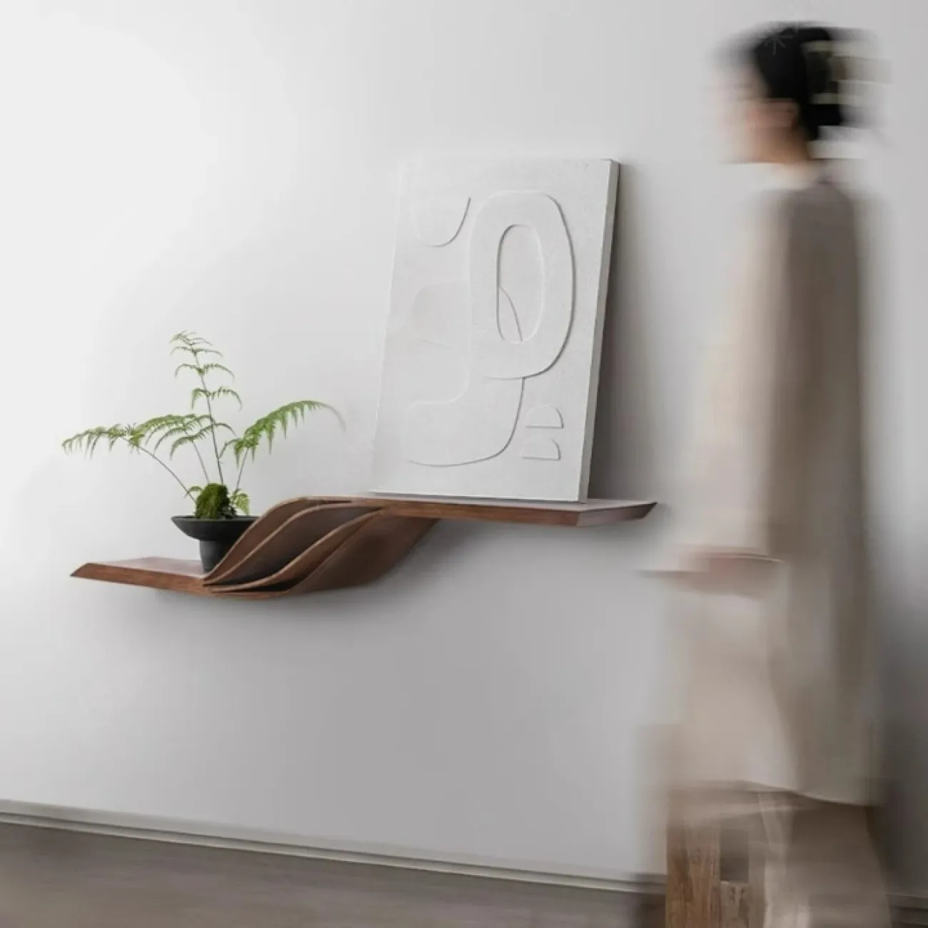 Изящная полка Minicum из ясеня PL39543-32 Изящная полка Minicum из ясеня PL39543-32