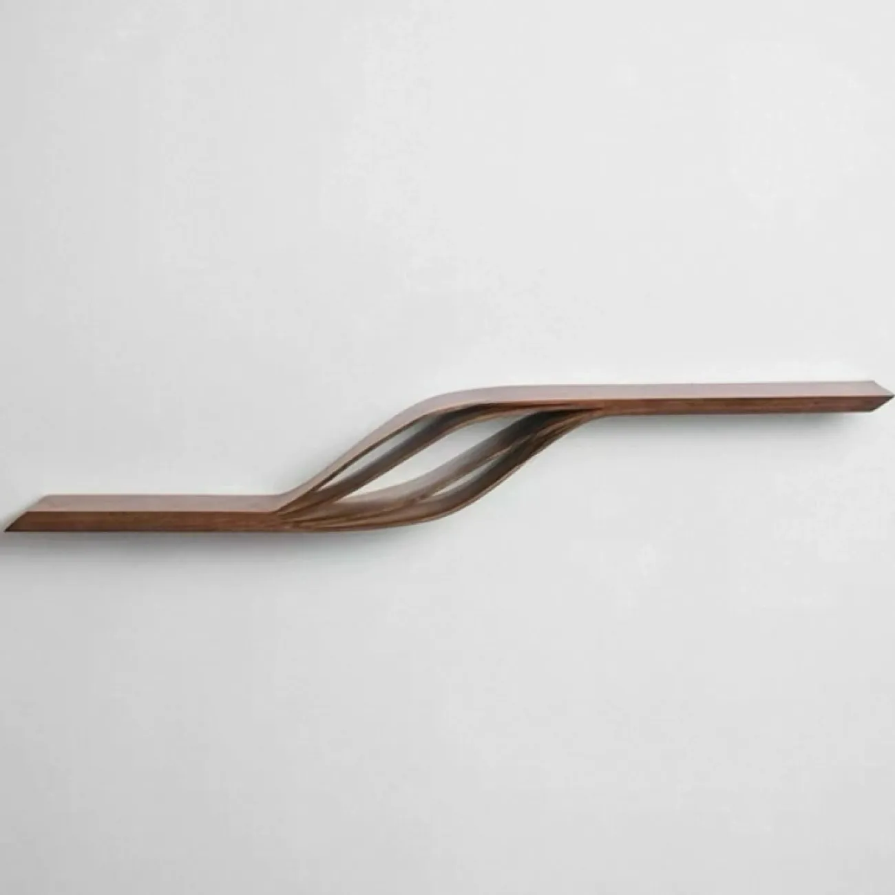 Изящная полка Minicum из ясеня PL39543-32 Изящная полка Minicum из ясеня PL39543-32