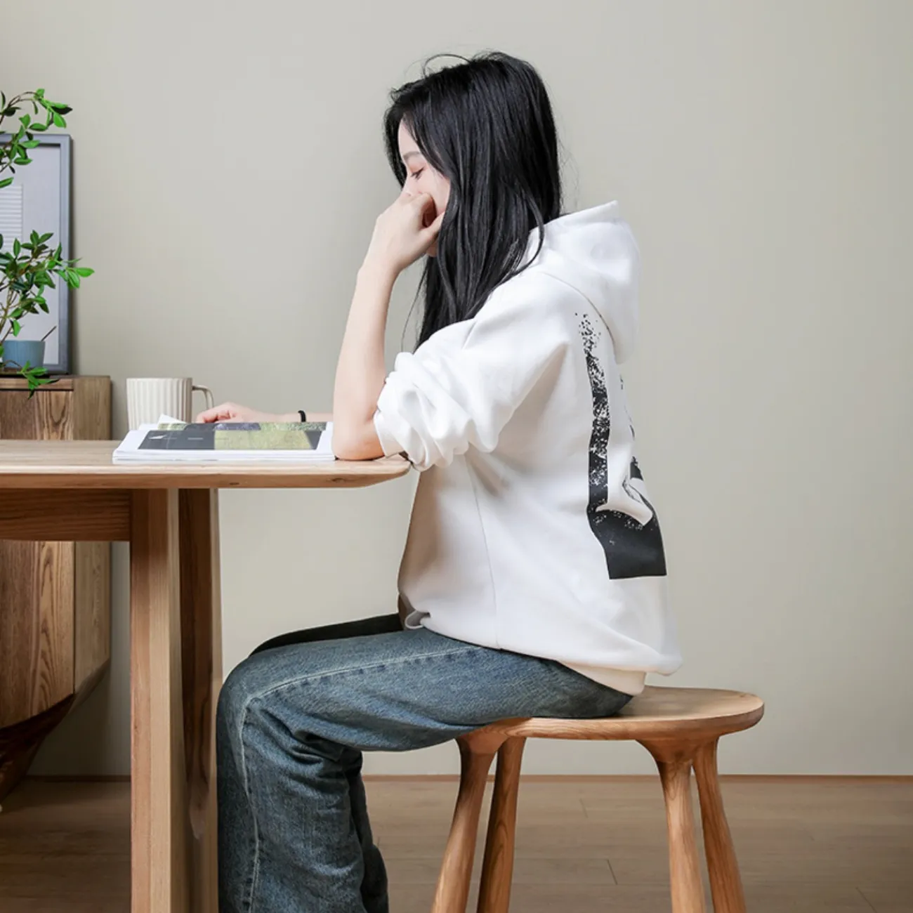 Элегантный табурет Minicum из дерева ясеня TB39556-32