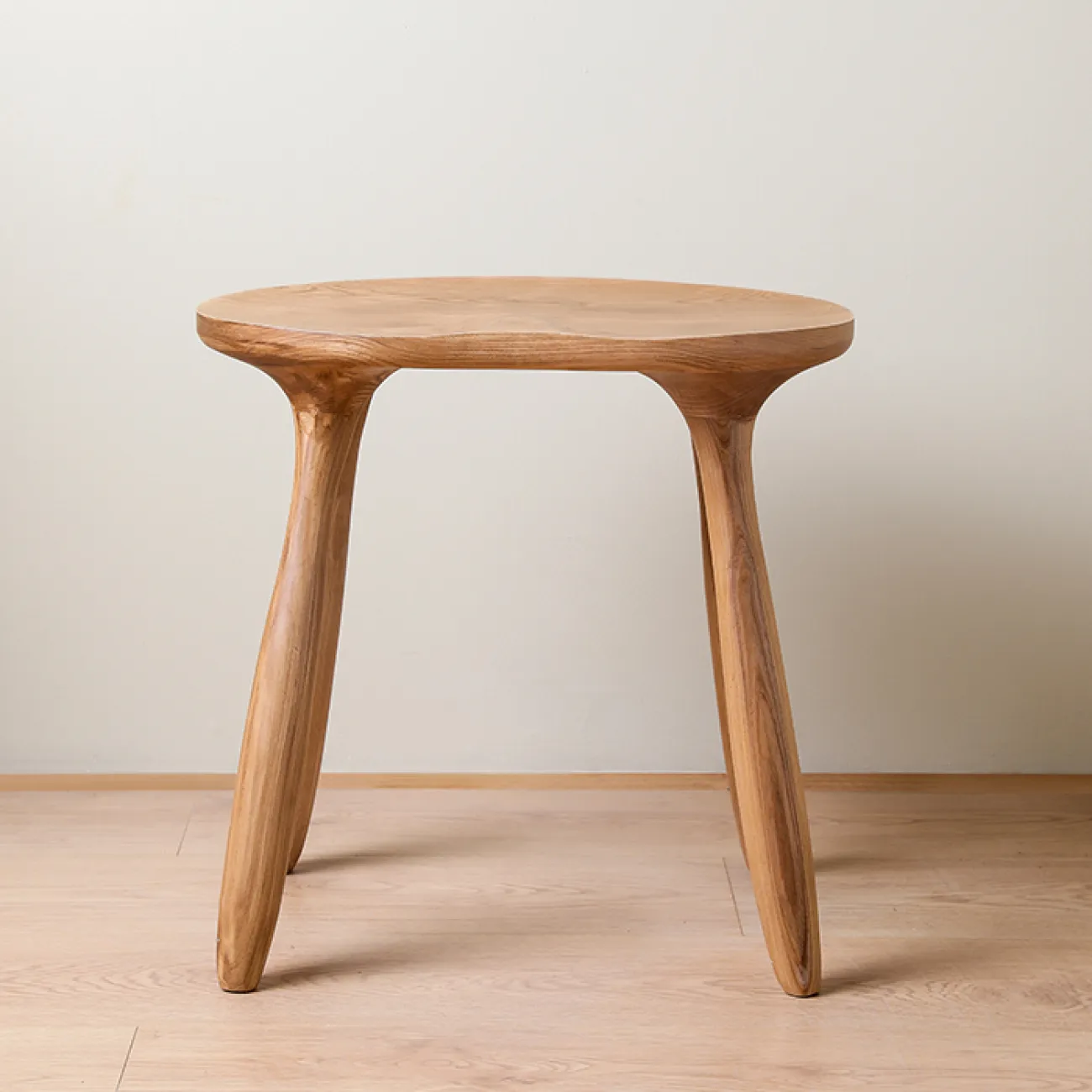 Элегантный табурет Minicum из дерева ясеня TB39556-32