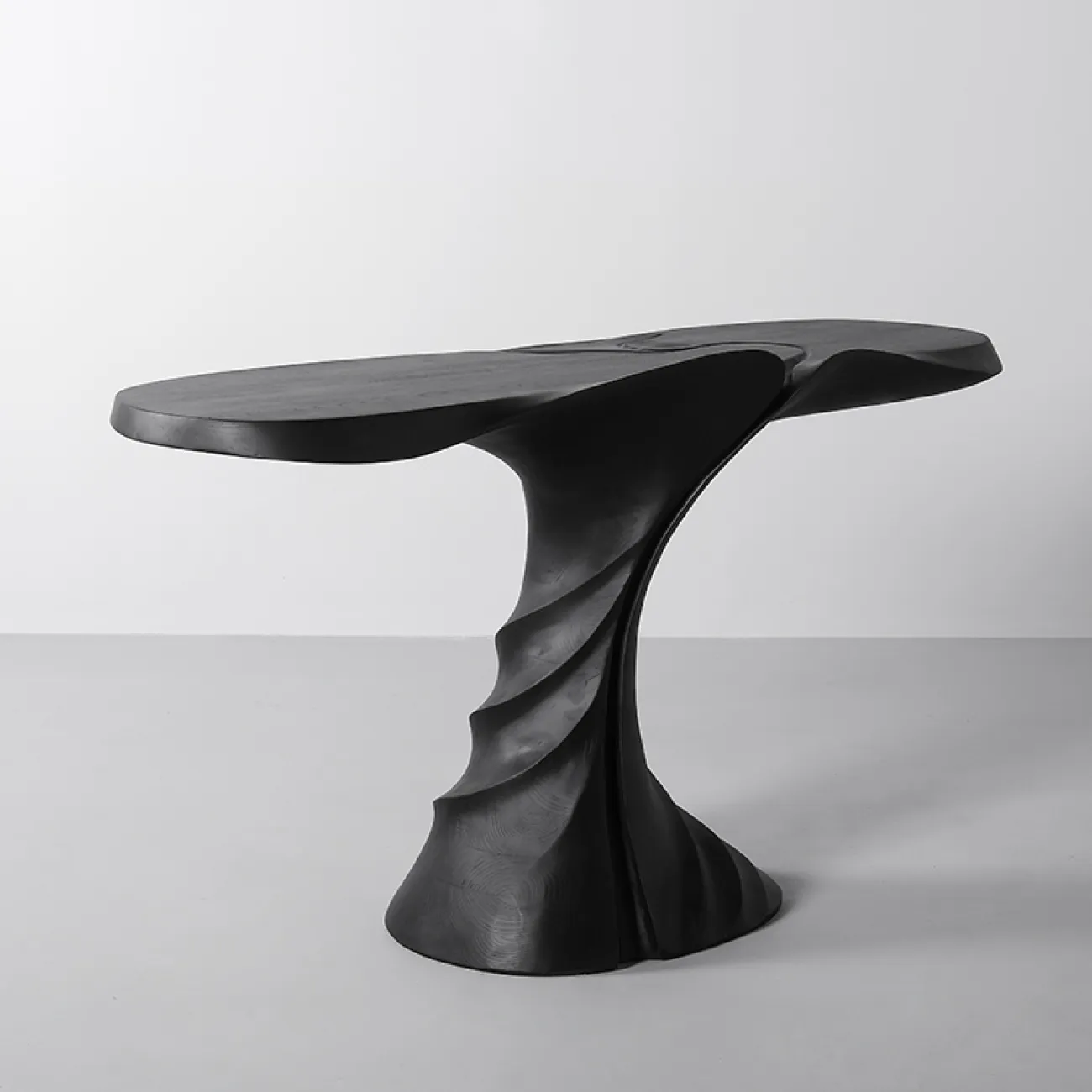 Изящный приставной столик Minicum ручной работы из дерева PS39562-32