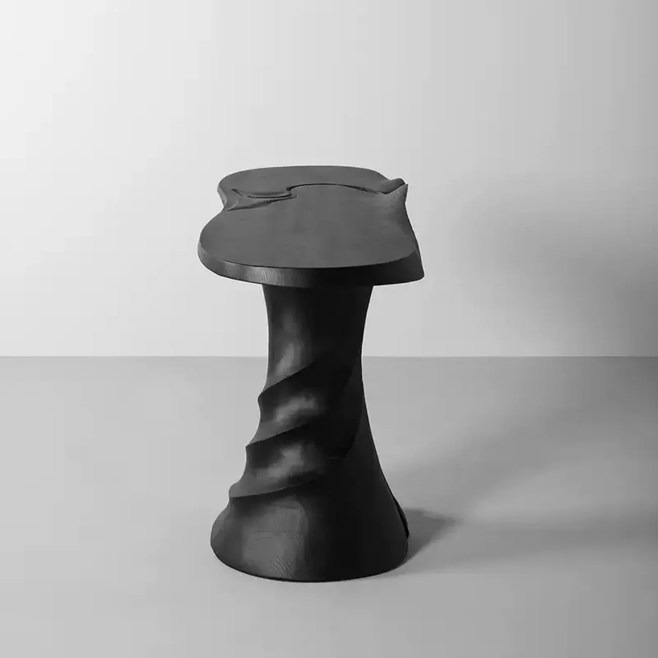 Изящный приставной столик Minicum ручной работы из дерева PS39562-32