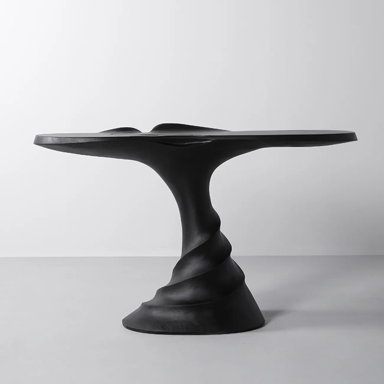 Изящный приставной столик Minicum ручной работы из дерева PS39562-32