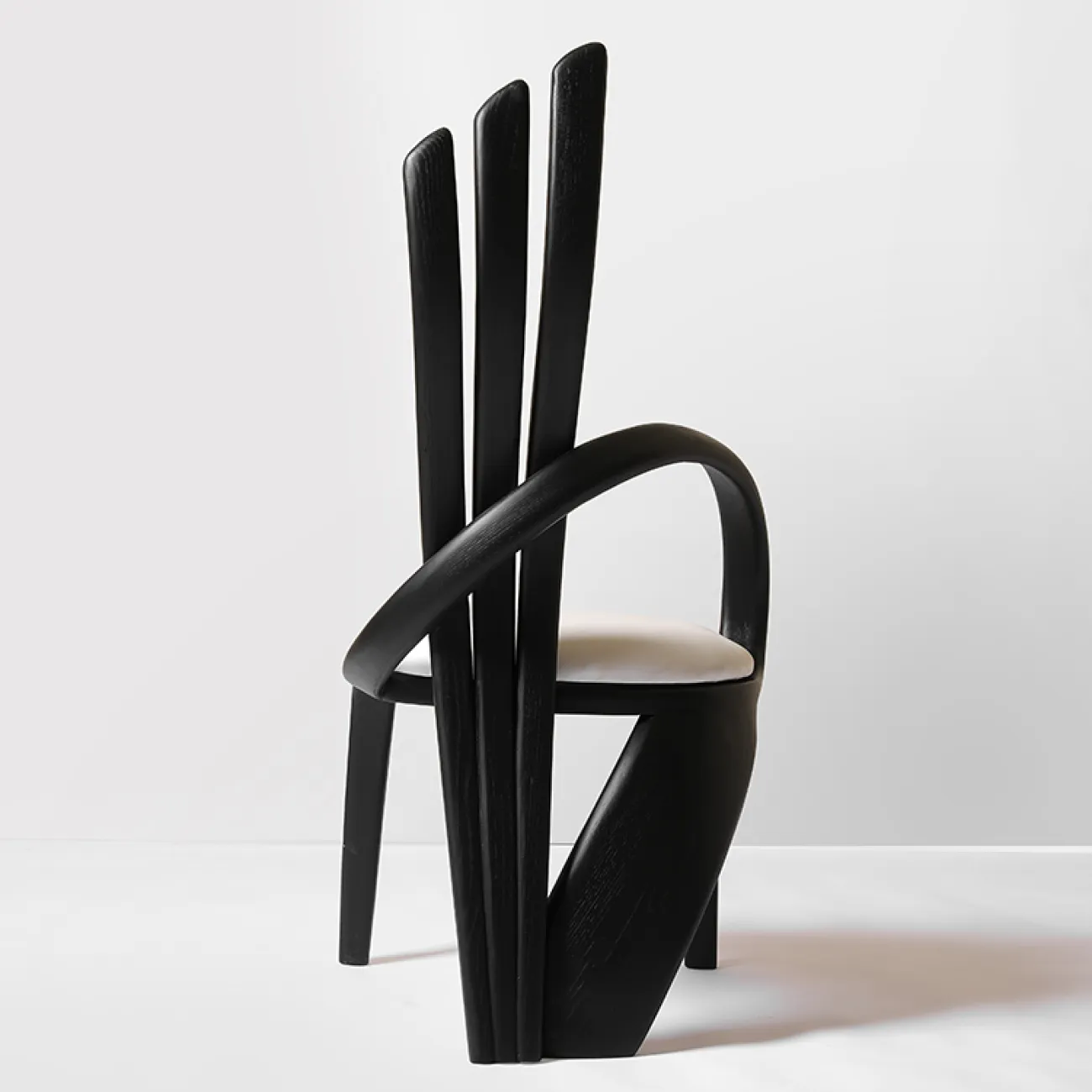 Элегантный обеденный стул Minicum из дерева и кожи OS39565-32