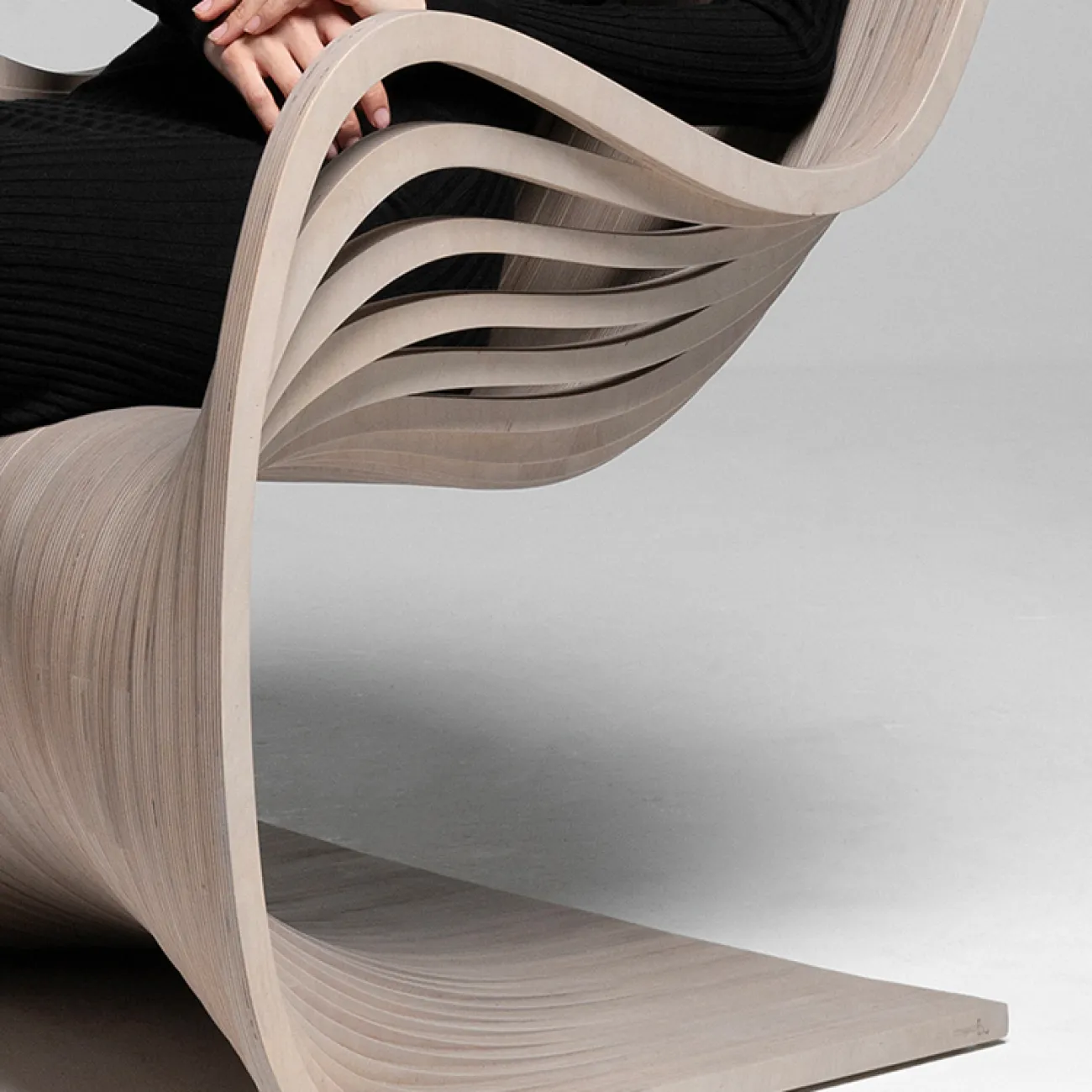 Дизайнерское кресло Minicum из берёзы KR39581-32 Дизайнерское кресло Minicum из берёзы KR39581-32