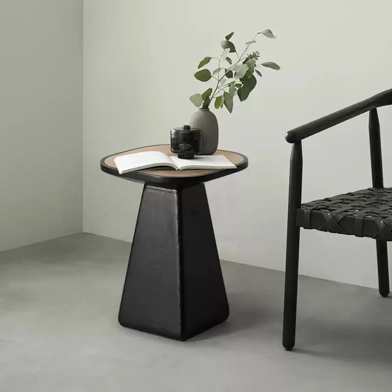 Лаконичный журнальный столик Minicum из дерева JS39587-32