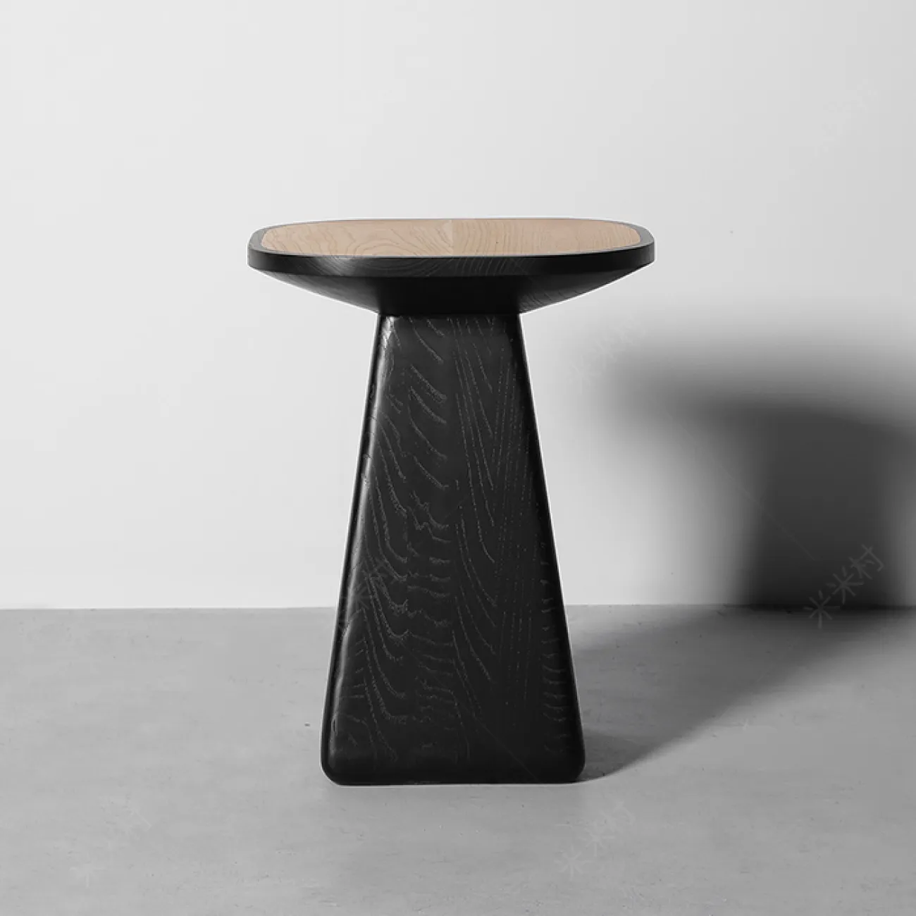 Лаконичный журнальный столик Minicum из дерева JS39587-32