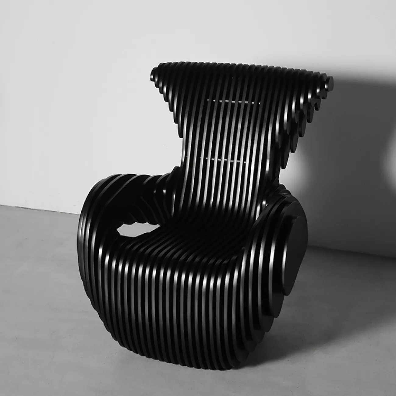 Дизайнерское кресло Minicum из дерева KR39627-32 Дизайнерское кресло Minicum из дерева KR39627-32