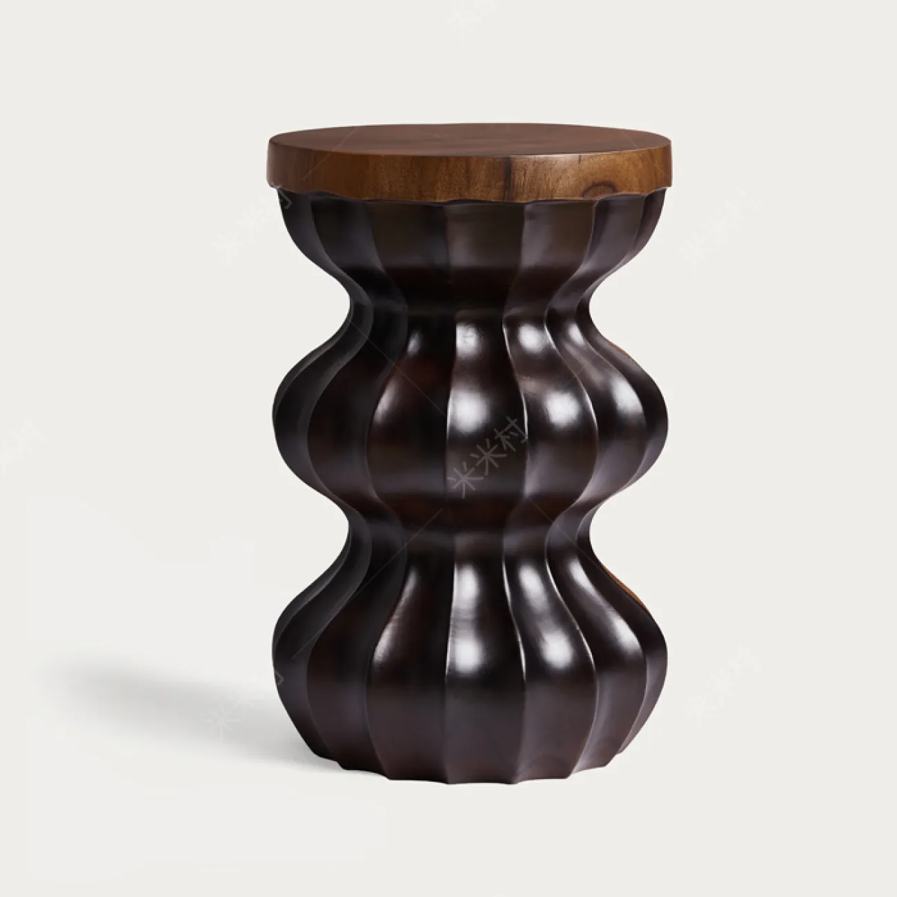 Резной журнальный стол Minicum из дерева JS39630-32