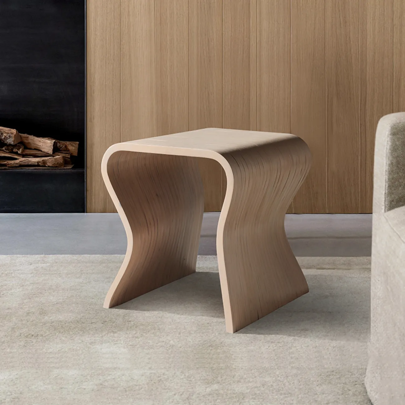 Лаконичный табурет Minicum ручной работы из берёзы TB39632-32