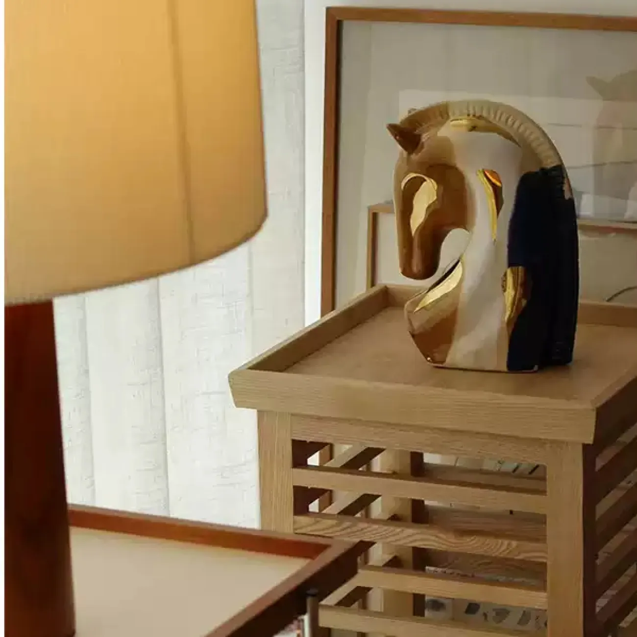 Лаконичная скульптура "Лошадь" от Qiekoo из керамики SK39689-32