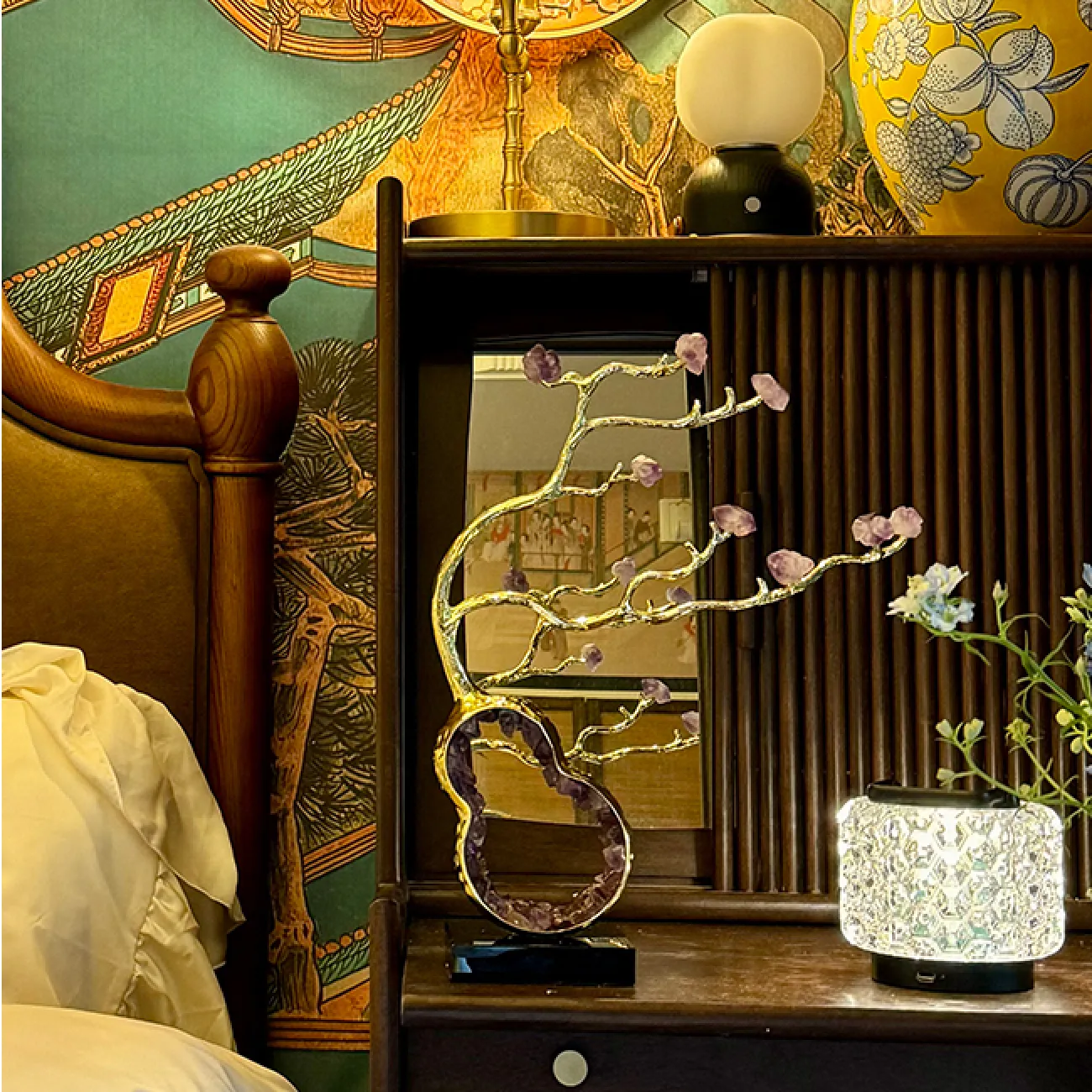 Роскошное настольное украшение от Qiekoo из аметиста с мраморной подставкой SK39691-32