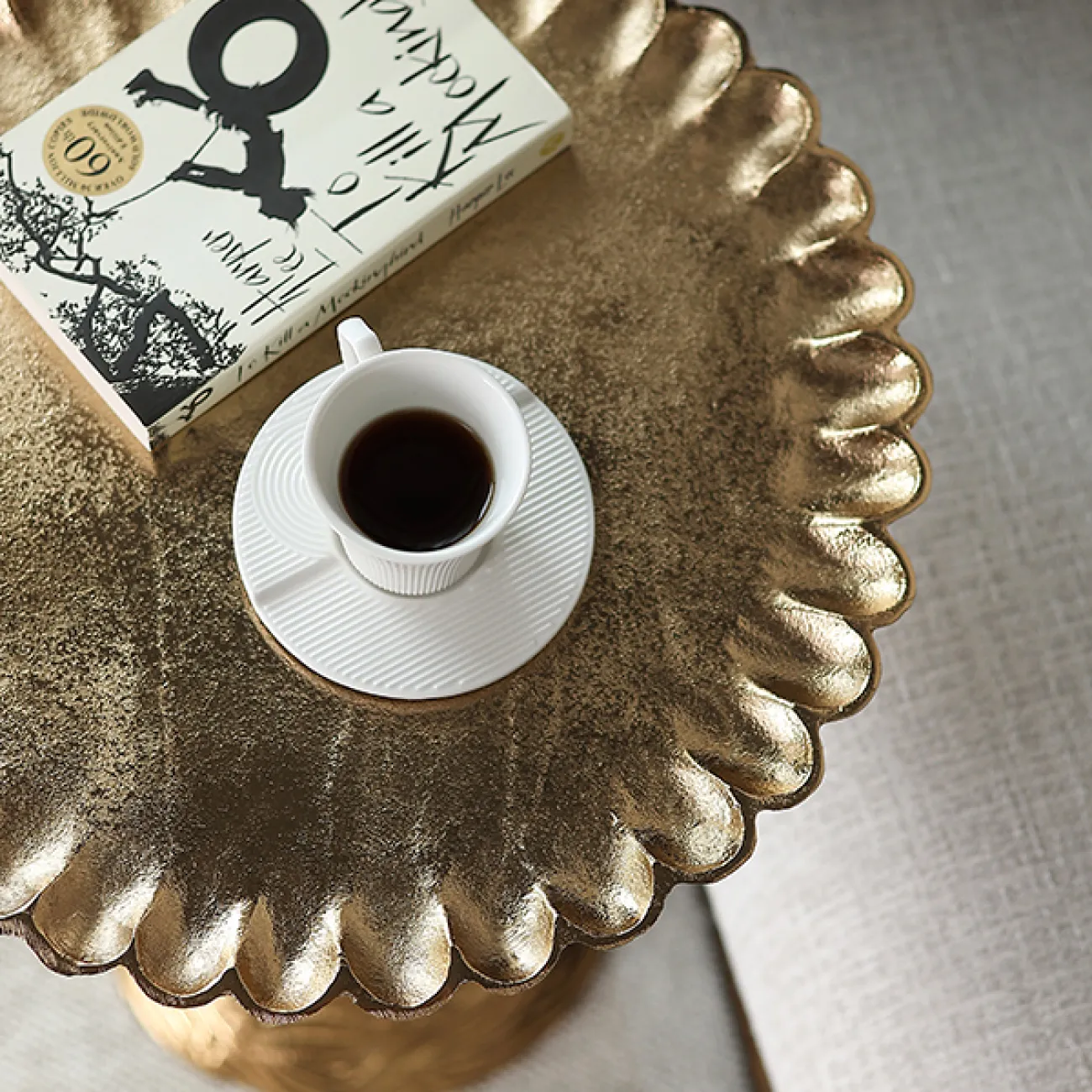 Оригинальный журнальный столик "Подсолнух" Qiekoo из алюминия JS39692-32 Оригинальный журнальный столик "Подсолнух" Qiekoo из алюминия JS39692-32