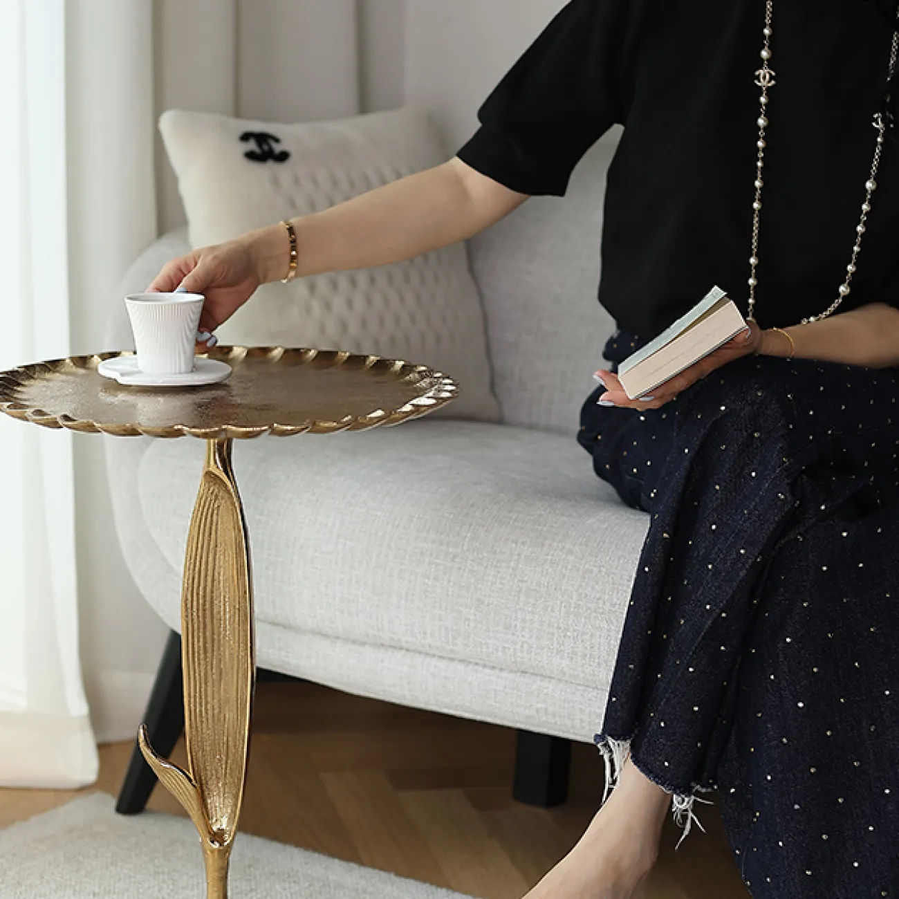 Оригинальный журнальный столик "Подсолнух" Qiekoo из алюминия JS39692-32 Оригинальный журнальный столик "Подсолнух" Qiekoo из алюминия JS39692-32