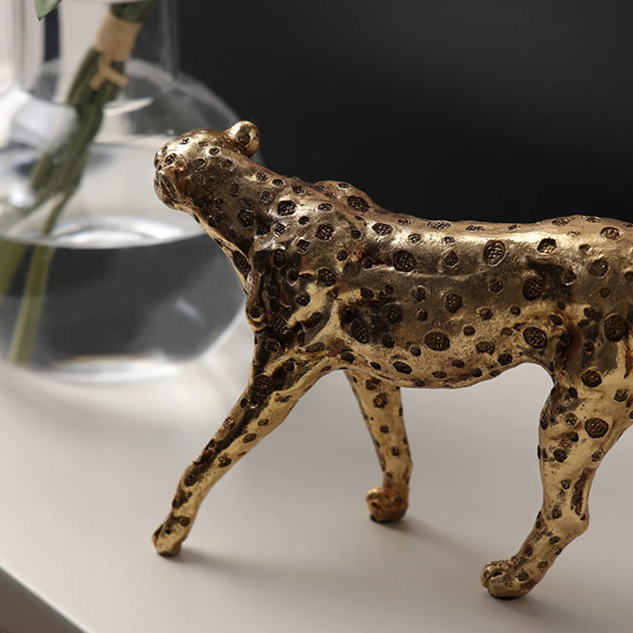 Изящная статуэтка "Гепард" от Qiekoo из смолы SK39693-32 Изящная статуэтка "Гепард" от Qiekoo из смолы SK39693-32