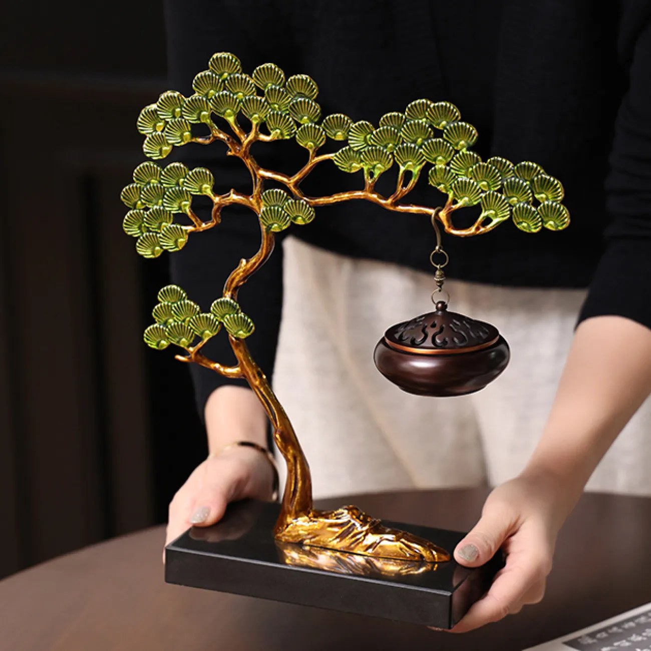 Оригинальная подвесная курильница для благовоний от Qiekoo из мрамора и меди SK39695-32 Оригинальная подвесная курильница для благовоний от Qiekoo из мрамора и меди SK39695-32